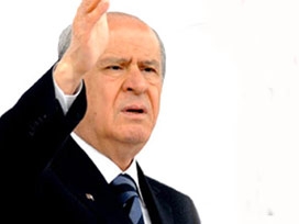 Bahçeli Ak Parti'den Köşke bombaladı