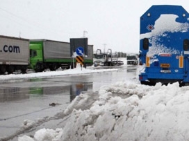 Bosna'da eriyen kar sorun getirdi