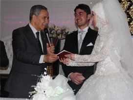 Bülent Arınç nikah şahidi oldu