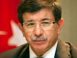 Davutoğlu: Avrupa'yı kibri yok edecek