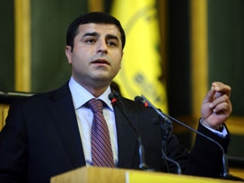 Demirtaş: Öcalan tecriti kaldırılmalı