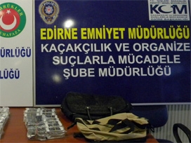 Edirne'de polisinden telefon kaçakçılarına darbe