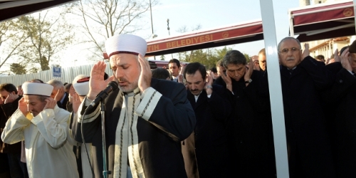 Fatih’in Sevilen Yüzü Son Yolculuğuna Uğurlandı