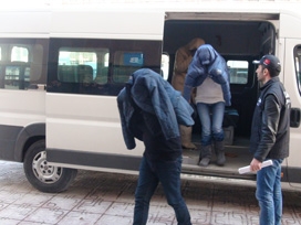 Göçmen operasyonundan ünlü modacı çıktı