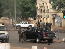 Kanada, Mali'ye yardımlarını askıya aldı