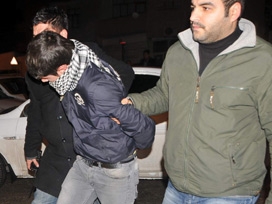 Kapıyı kıran hırsız, 11 bin liralık altını çaldı
