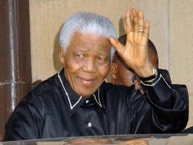 Mandela evinde istirahat ediyor