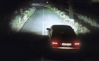 Ayarlanamayan 'xenon far'a TÜV yok