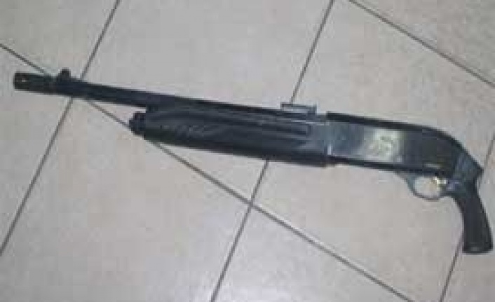 Adanada pompalı tüfekli kavga