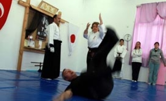 Herkes yatakta, patronlar aikidoda!