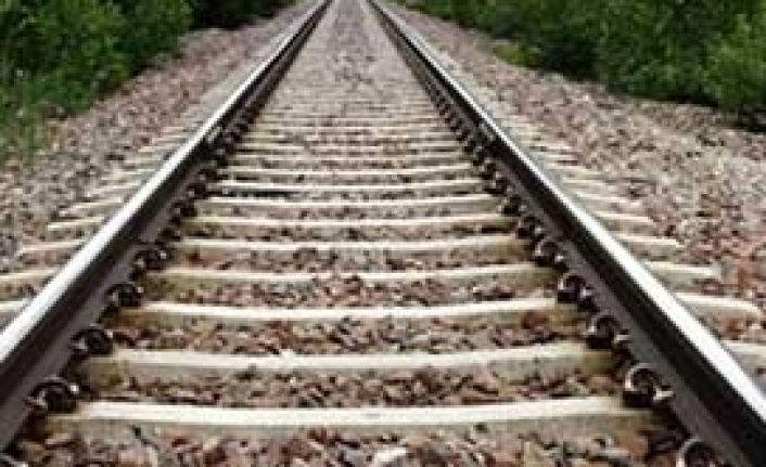 İngilterede akıl almaz bir tren kazası