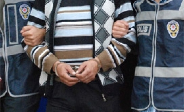 Karısını baltayla öldürdü, teslim oldu