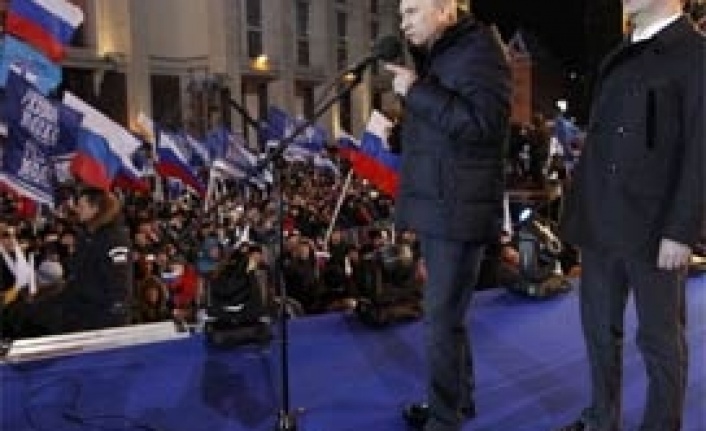 Putin yüzde 63,82 ile yeniden Kremlinde